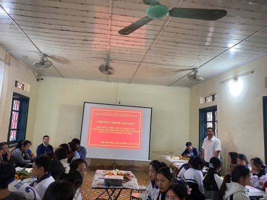 Gặp mặt đội tuyển học sinh giỏi của trường PTDTNT THPT huyện Điện Biên Đông – Trao cơ hội, gửi niềm tin